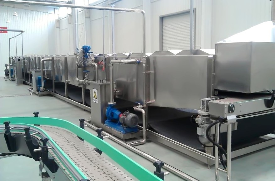 Continuous spray sterilization machine